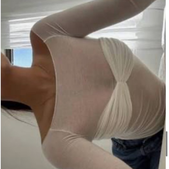 GUC Orseund Iris La Sirena Top in Large. Milk White - Picture 10 of 16